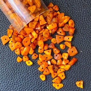 AMBER BALTIC / raw baltic amber